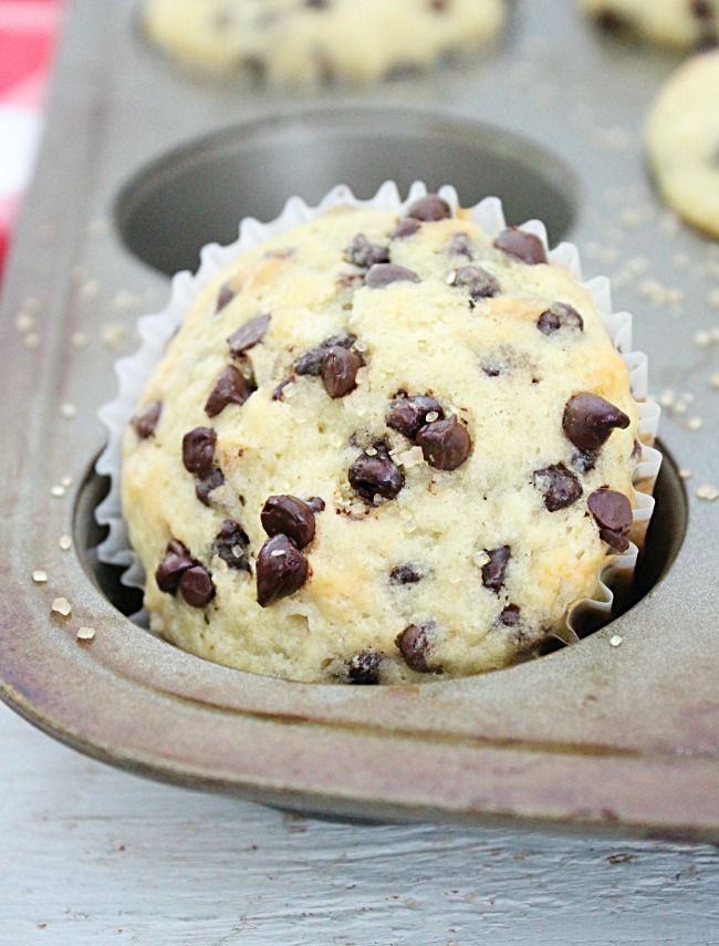 Chocolate Chip Muffins #chocolatechip #biggreenhouseblog #muffins #chocolatechip