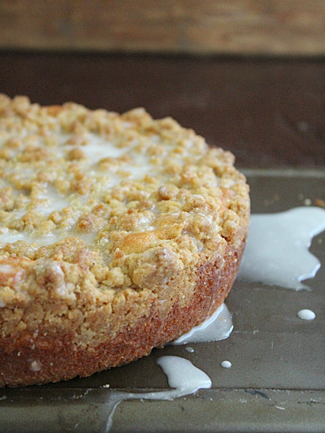 Cinnamon Crumb Coffee Cake | Big Green House #coffeecake #breakfasat #brunch #cinnamon #crumbcake