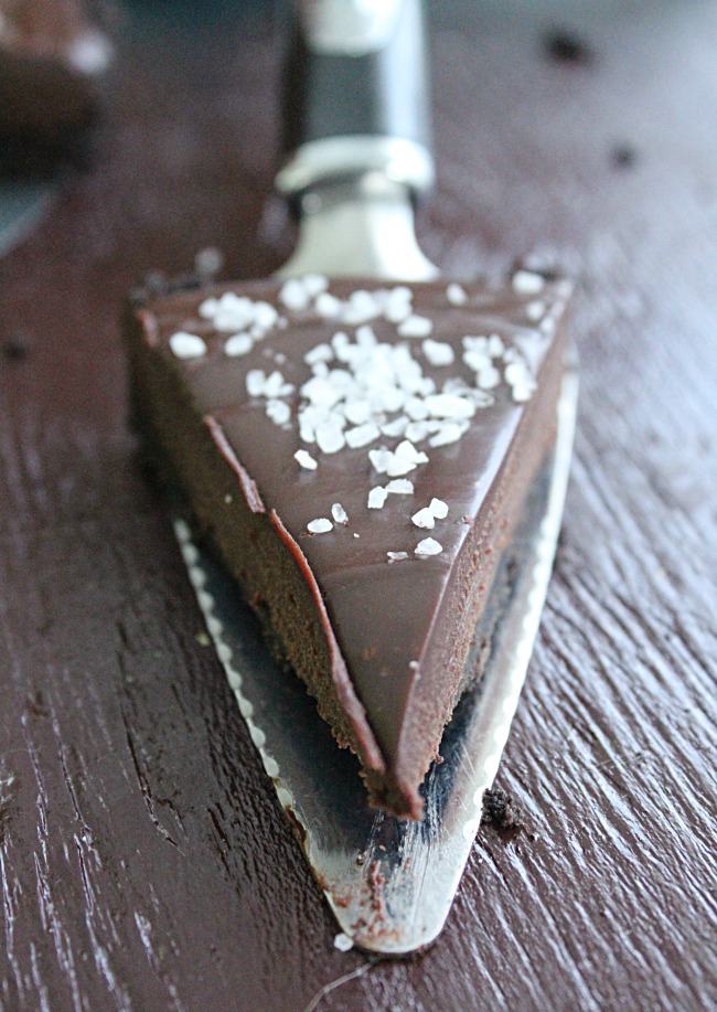 Salted Chocolate Tart | Big Green House #chocolate #tart #oreocrust #dessert