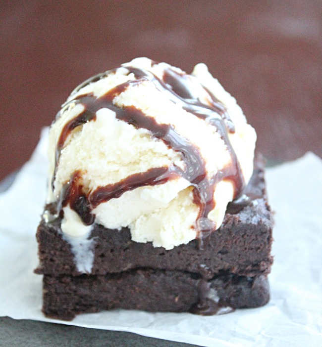 Small Batch Protein Brownies | Big Green House #brownies #protein #vegan #chocolate #dessert