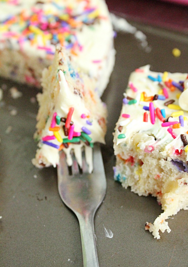 Funfetti Snack Cake: Big Green House #funfetti #cake #whitecake #sprinkles #partycake #snackcake