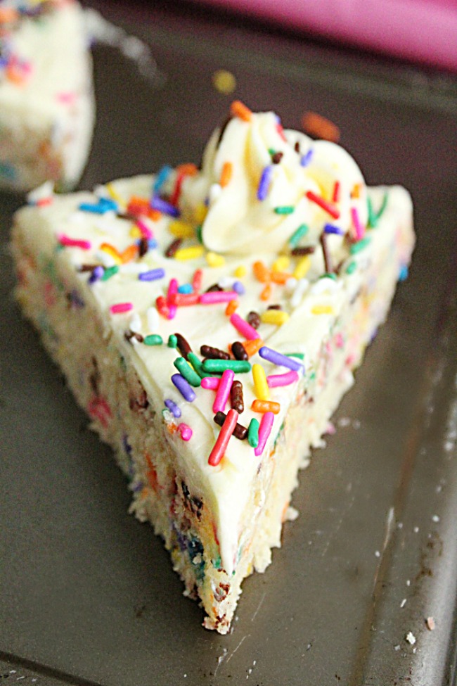 Funfetti Snack Cake: Big Green House #funfetti #cake #whitecake #sprinkles #partycake #snackcake