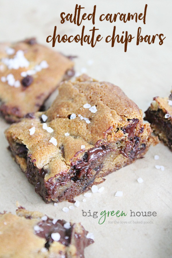 Salted Caramel Chocolate Chip Bars - Big Green House #saltedcaramel #chocolatechip #caramel #dessert #bars