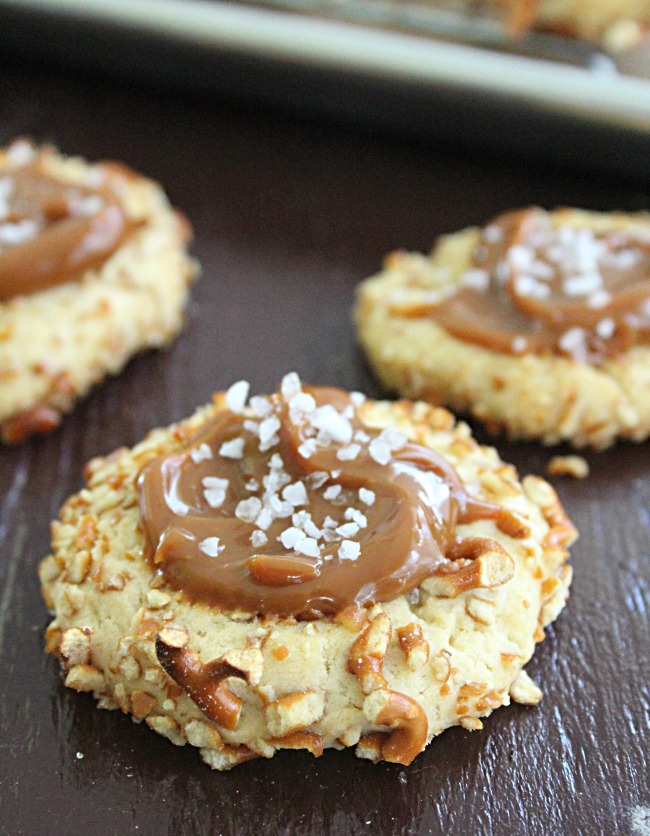 Salted Caramel Pretzel Thumbprint Cookies - Big Green House #pretzel #saltedcaramel #cookies #salt #caramel