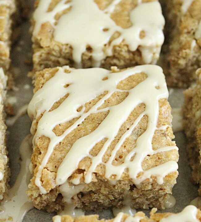 Maple Walnut Blondies | Big Green House #maple #walnut #blondies #dessert