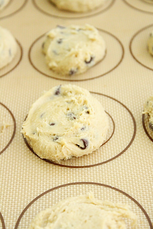 Buttery Chocolate Chip Cookies | Big Green House #butter #cookies #dessert #chocolatechip #chocolatechipcookies