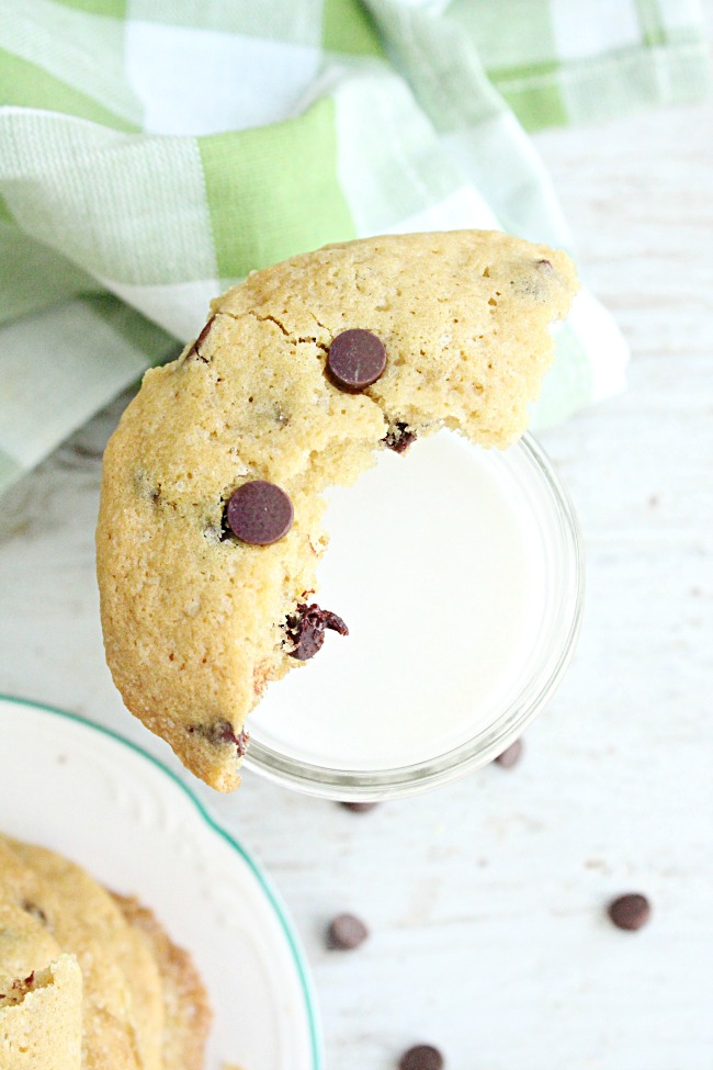 Buttery Chocolate Chip Cookies | Big Green House #butter #cookies #dessert #chocolatechip #chocolatechipcookies