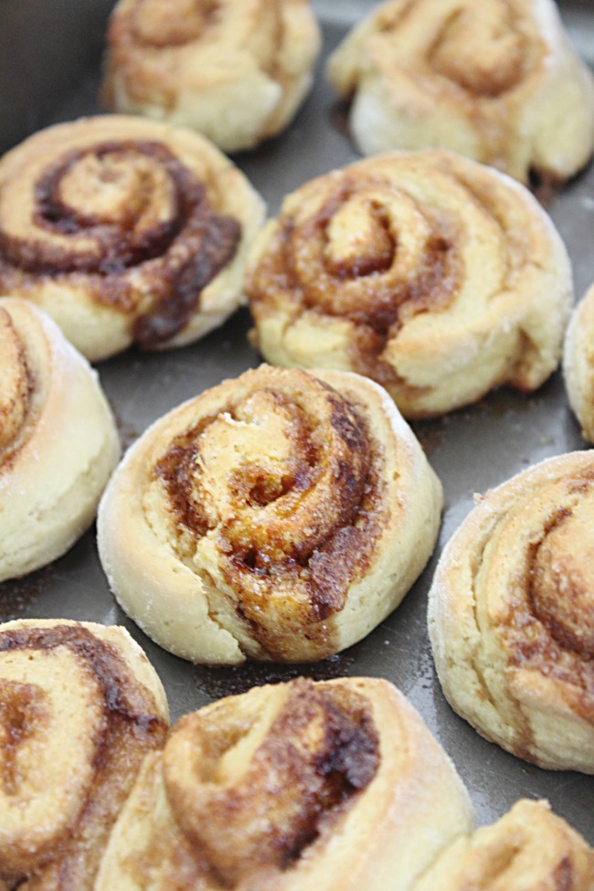 One Hour Cinnamon Rolls- Big Green House #cinnamonrolls #noyeast #rolls #cinnamon