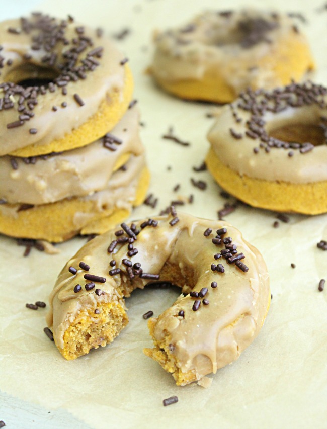 Baked Pumpkin Doughnuts with Maple Glaze - Big Green House #pumpkin #donuts #doughnuts #maple #glaze