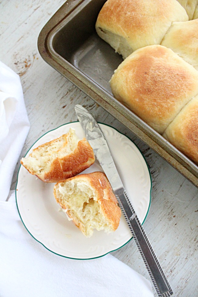 Amish Dinner Rolls: Big Green House #dinnerrolls #bread #homemade #amish #yeastrolls