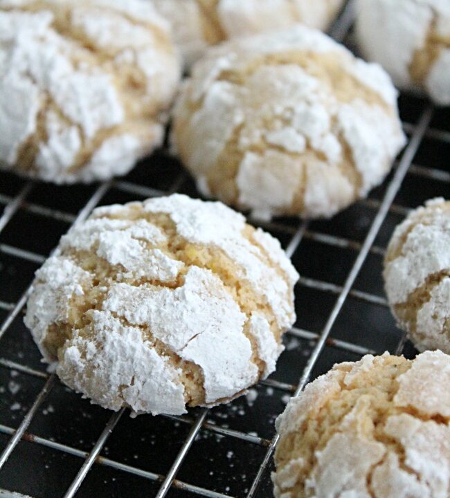 Brown Butter Crinkle Cookies- Big Green House #brownbutter #cookies #dessert #powderedsugar 