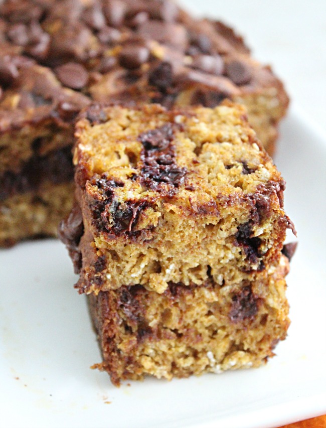 Chocolate Chip Oatmeal Pumpkin Bread - Big Green House #pumpkin #bread #chocolatechip #oats #oatmeal #quickbread