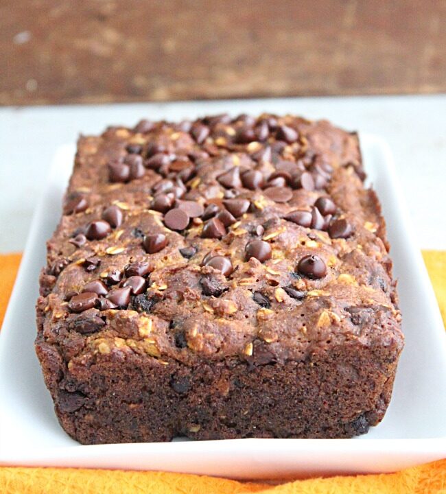 Chocolate Chip Oatmeal Pumpkin Bread - Big Green House #pumpkin #bread #chocolatechip #oats #oatmeal #quickbread 