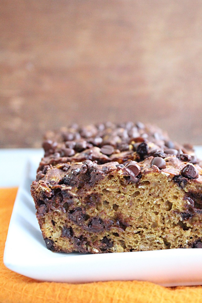 Chocolate Chip Oatmeal Pumpkin Bread - Big Green House #pumpkin #bread #chocolatechip #oats #oatmeal #quickbread