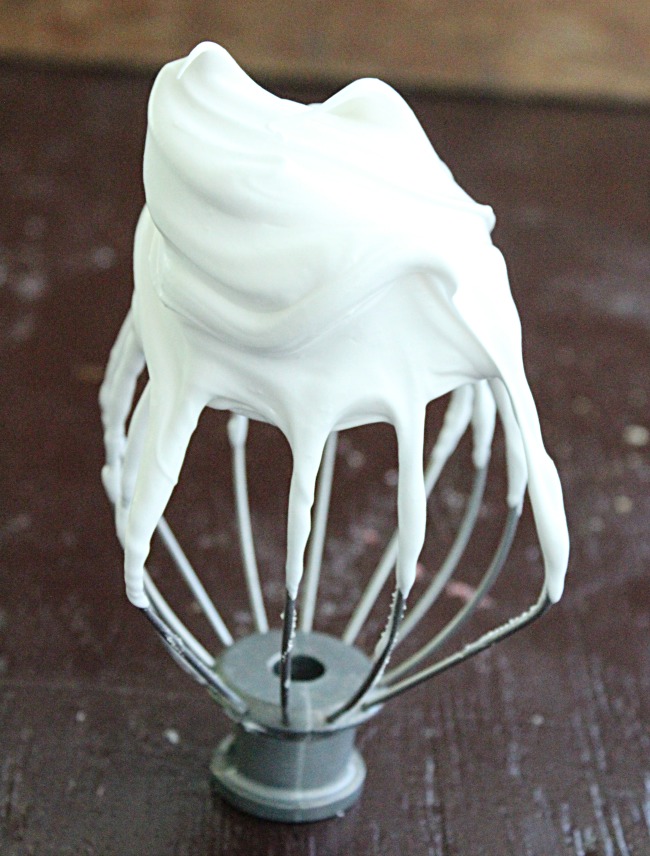 Maple Sugar Meringues- Big Green House #maple #sugar #maplesyrup #meringues #cookies #eggwhites #dessert