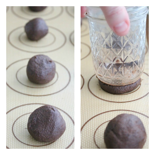 Chocolate Sandwich Cookies- Big Green House #chocolate #cookies #sandwichcookies #dessert