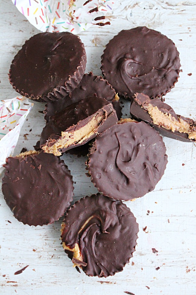 Peanut Butter Cups- Big Green House #peanutbutter #peanutbuttercups #chocolate #nobake #dessert #nobakedessert