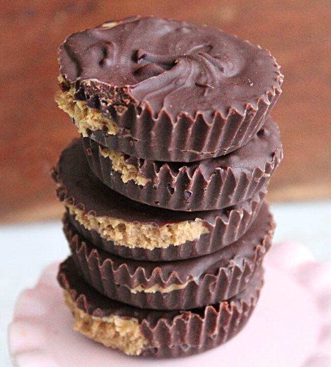 Peanut Butter Cups- Big Green House #peanutbutter #peanutbuttercups #chocolate #nobake #dessert #nobakedessert 