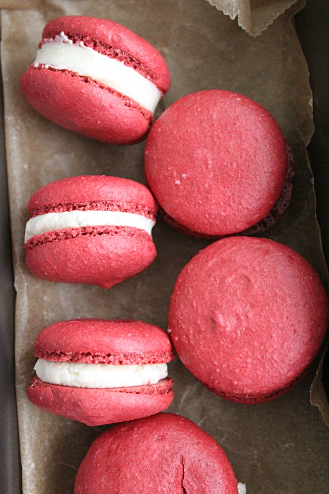 Red Velvet Macarons- Big Green House #redvelvet #macarons #cookies #dessert