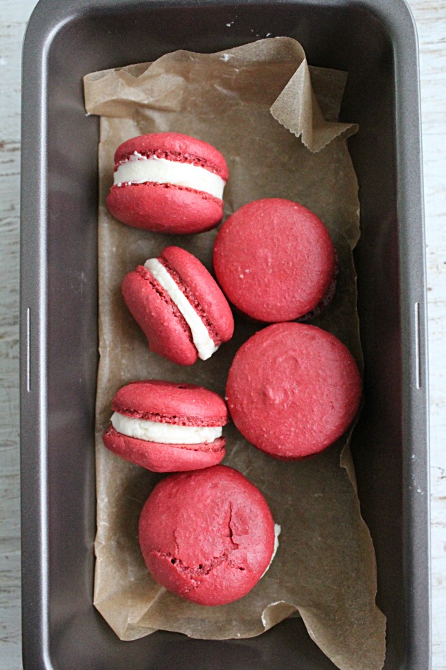 Red Velvet Macarons- Big Green House #redvelvet #macarons #cookies #dessert
