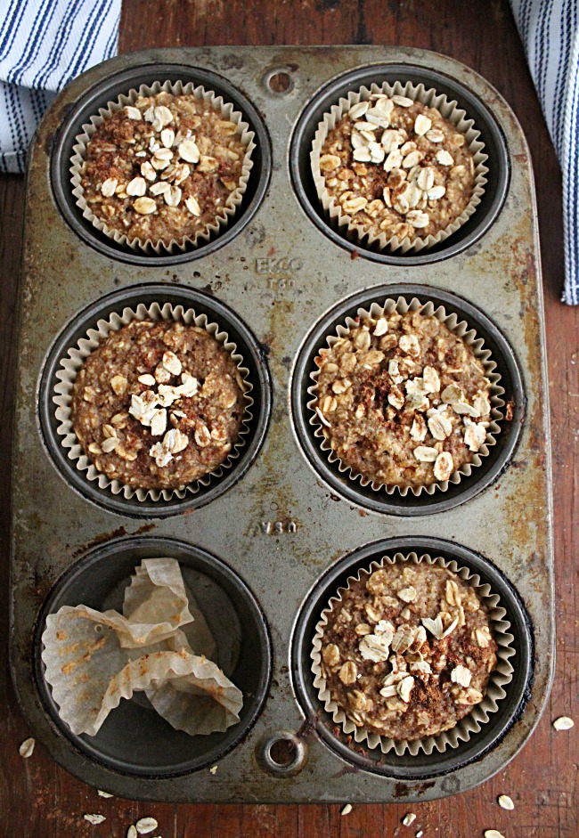 Cinnamon Oat Muffins- Big Green House #cinnamon #oatmeal #muffins #breakfast #noflour #norefinedsugar