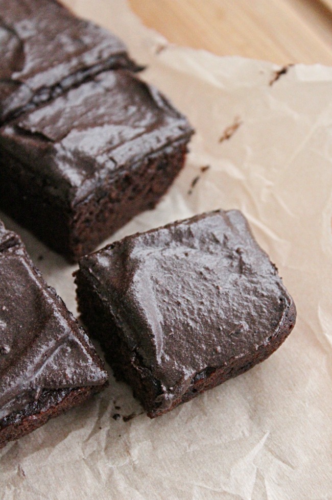 One Bowl Chocolate Snack Cake with Chocolate Buttercream Frosting- No Refined Sugar- Big Green House #chocolate #cake #chocolatecake #dessert #norefinedsugar #frosting #nopowderedsugar