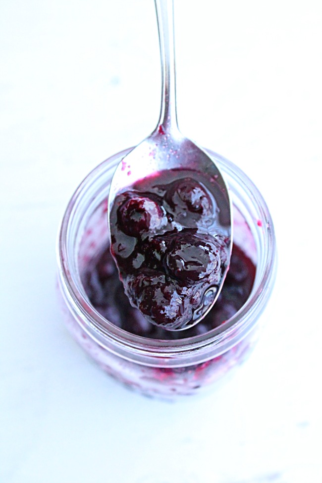 Crustless Lemon Cheesecake with Blueberry Sauce-Big Green House #lemon #cheesecake #dessert #blueberrysauce #crustless