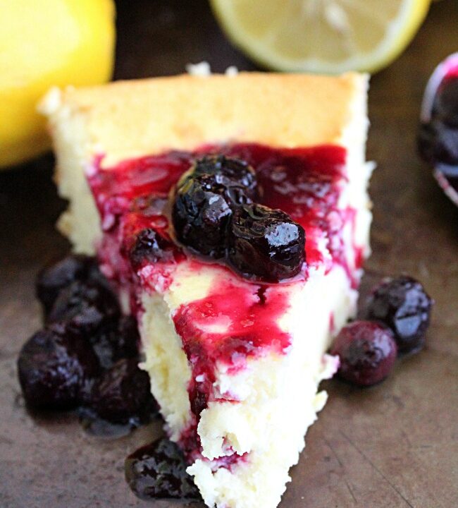 Crustless Lemon Cheesecake with Blueberry Sauce-Big Green House #lemon #cheesecake #dessert #blueberrysauce #crustless 