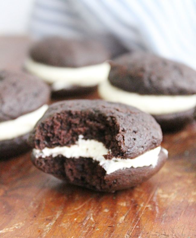 Mini Chocolate Whoopie Pies- Big Green House #chocolate #whoopiepies #dessert