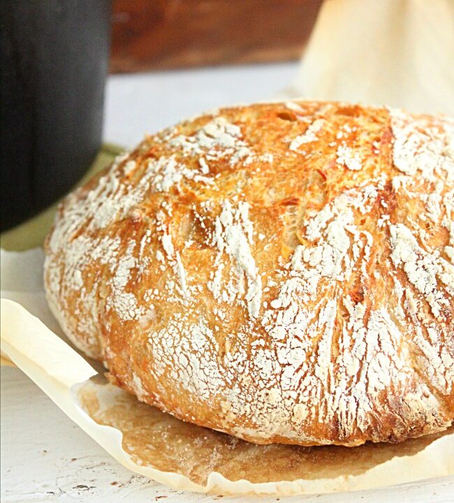 No Knead Cheddar Artisan Bread- Big Green House #cheddar #noknead #bread #homemadebread #artisanbread #cheddarcheese