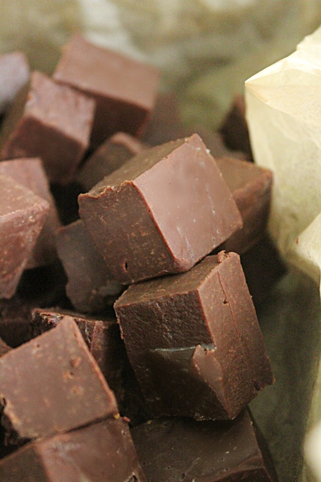 Chocolate Peanut Butter Fudge- Big Green House #biggreenhouseblog #peanutbutter #chocolate #fudge #nobakedessert
