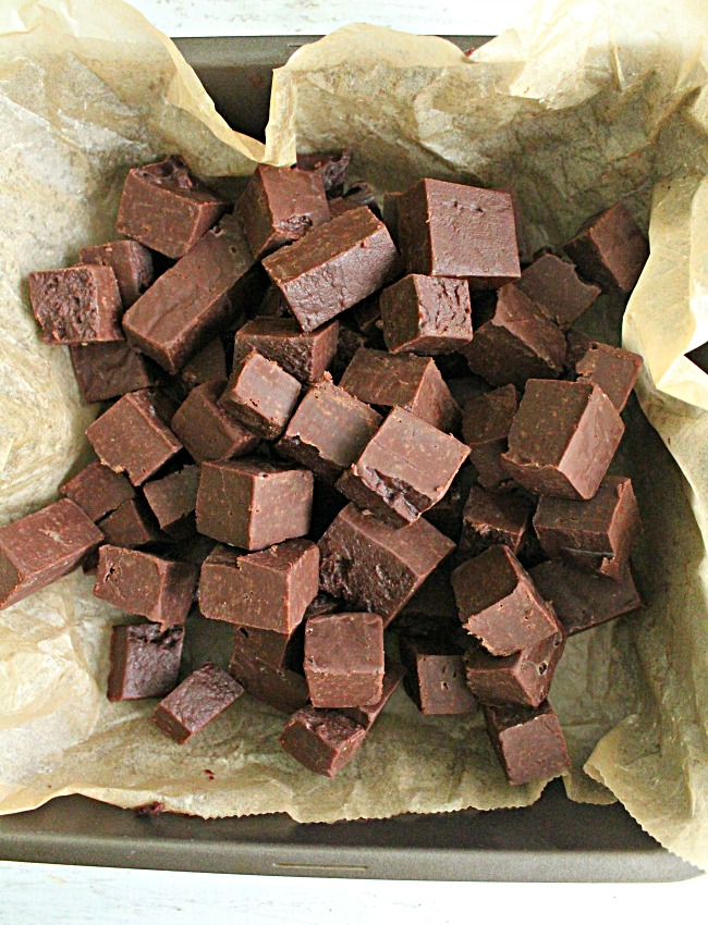 Chocolate Peanut Butter Fudge- Big Green House #biggreenhouseblog #peanutbutter #chocolate #fudge #nobakedessert