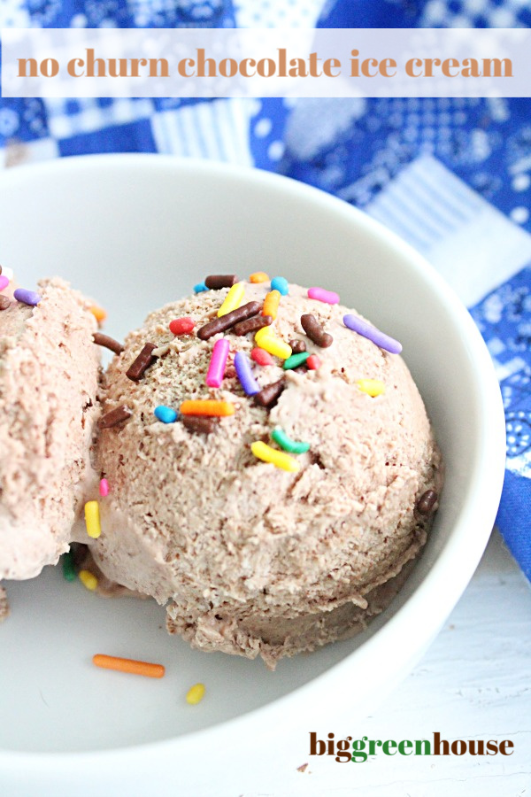 No Churn Chocolate Ice Cream - Big Green House #icecream #nochurn #chocolate #nobake #dessert