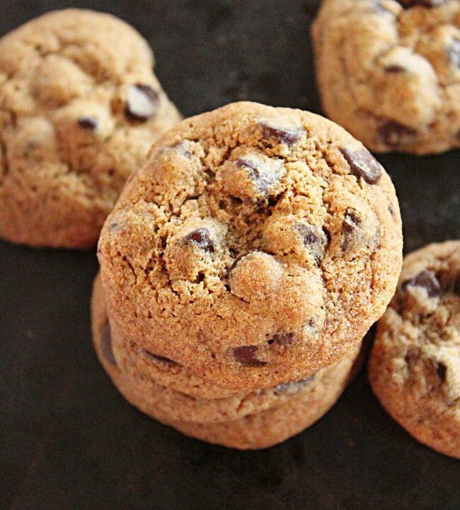 Whole Wheat Dark Chocolate Chip Cookies- No Refined Sugar- Big Green House #biggreenhouseblog #cookies #wholewheat #darkchocolate #chocolatechipcookies #norefinedsugar