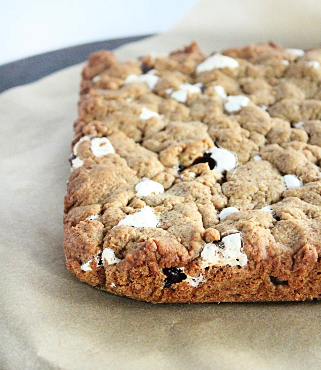 Baked S'mores Bars- Big Green House #biggreenhouseblog #bars #smores #dessert