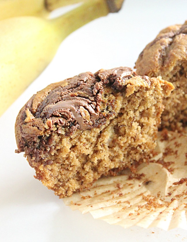 Nutella Swirled Banana Muffins- Big Green House #biggreenhouseblog #nutella #chocolatehazelnutspread #banana #muffins