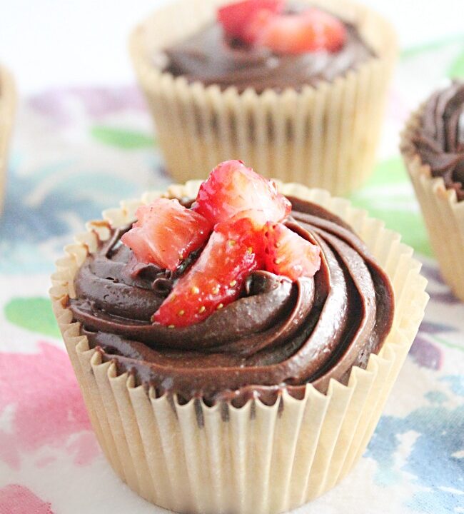 Angel Food Cupcakes- Big Green House #angelfood #cupcakes #dessert