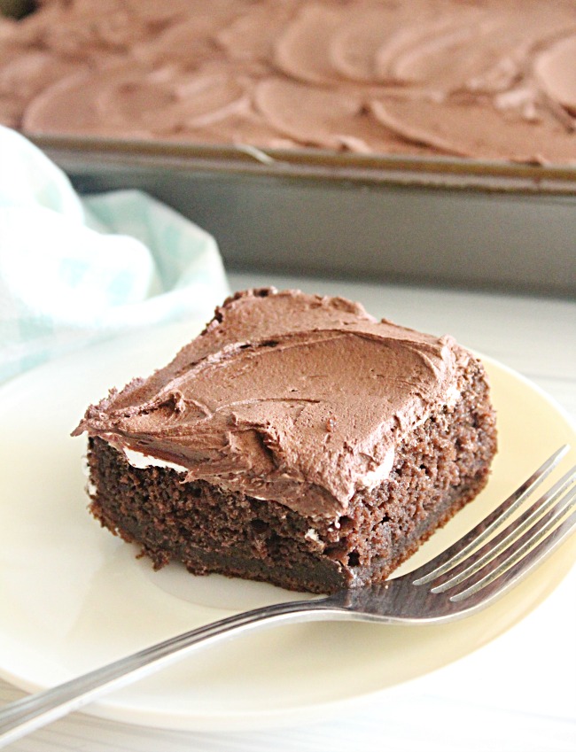 Marshmallow Fluff Chocolate Cake- Big Green House #cake #chocolatecake #marshmallowfluff #dessert
