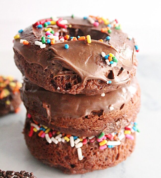 Shortcut Baked Chocolate Doughnuts- Big Green House #doughnuts #chocolate #donuts #shortcut #chocolatedoughnuts