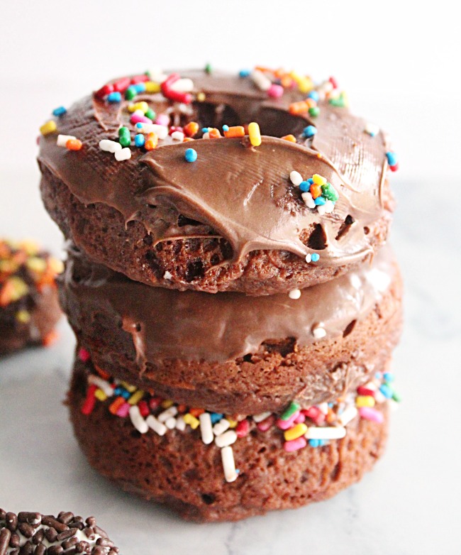 Shortcut Baked Chocolate Doughnuts- Big Green House #doughnuts #chocolate #donuts #shortcut #chocolatedoughnuts