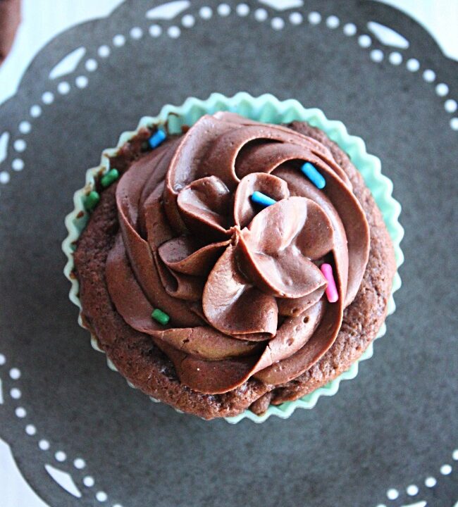Greek Yogurt Chocolate Frosting- Big Green House #greekyogurt #frosting #chocolate #chocolatefrosting