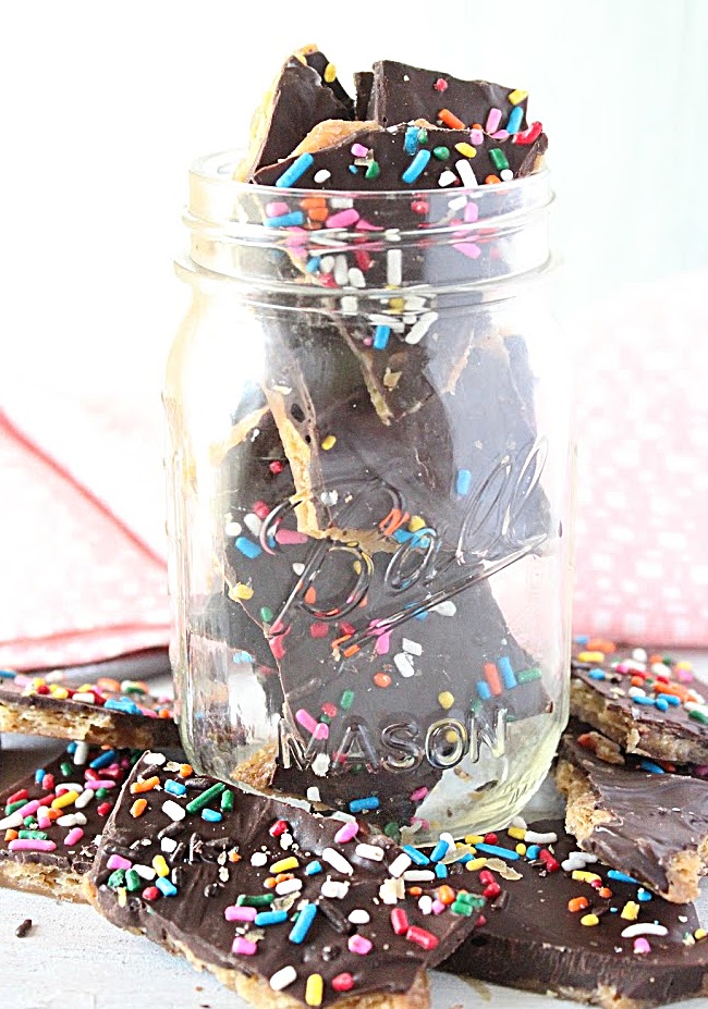Cracker Toffee- Big Green House #biggreenhouseblog #crackertoffee #christmascrack #toffee #dessert