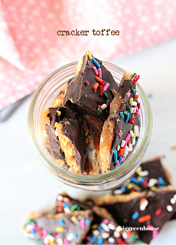 Cracker Toffee- Big Green House #biggreenhouseblog #crackertoffee #christmascrack #toffee #dessert