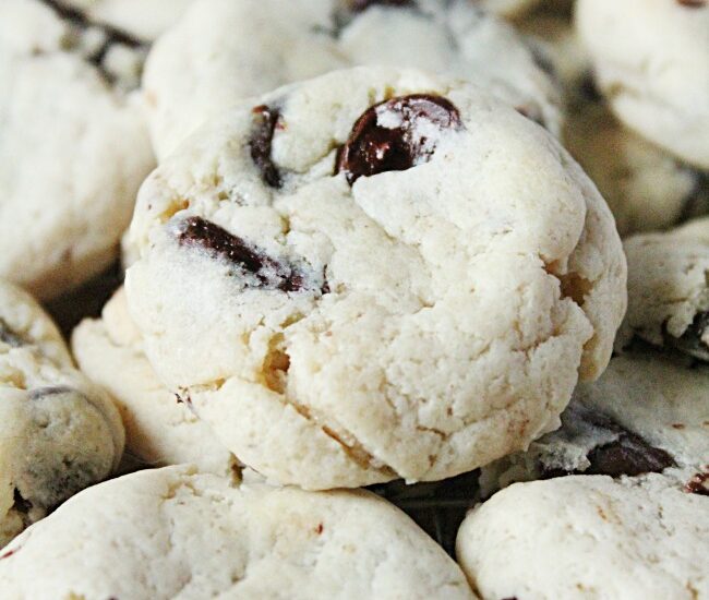 Cream Cheese Chocolate Chip Cookies Eggless- Big Green House #chocolatechipcookies #creamcheese #dessert #eggless #biggreenhouseblog