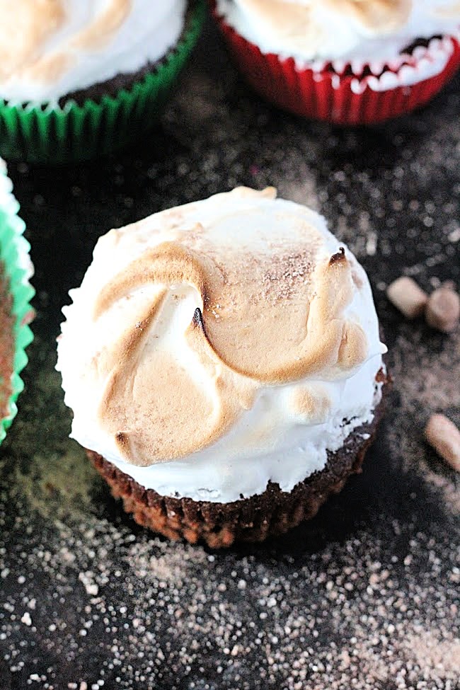 Hot Cocoa Cupcakes- Big Green House #cupcakes #hotcocoa #chocolate #dessert #baking