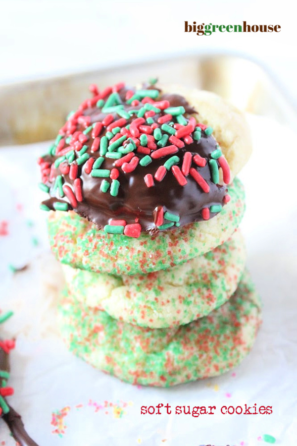 Soft Sugar Cookies- Big Green House #sugarcookies #softcookies #cookies #dessert #holidaybaking #biggreenhouseblog