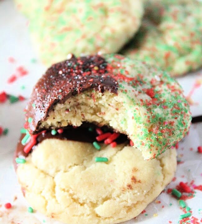 Soft Sugar Cookies- Big Green House #sugarcookies #softcookies #cookies #dessert #holidaybaking #biggreenhouseblog