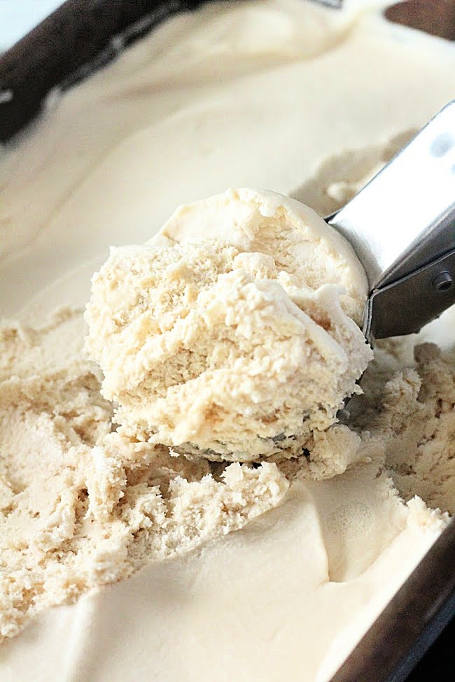 No Churn Two Ingredient Ice Cream: No Refined Sugar: Big Green House #biggreenhouseblog #twoingredienticecream #nochurnicecreamcream #dessert #norefinedsugar