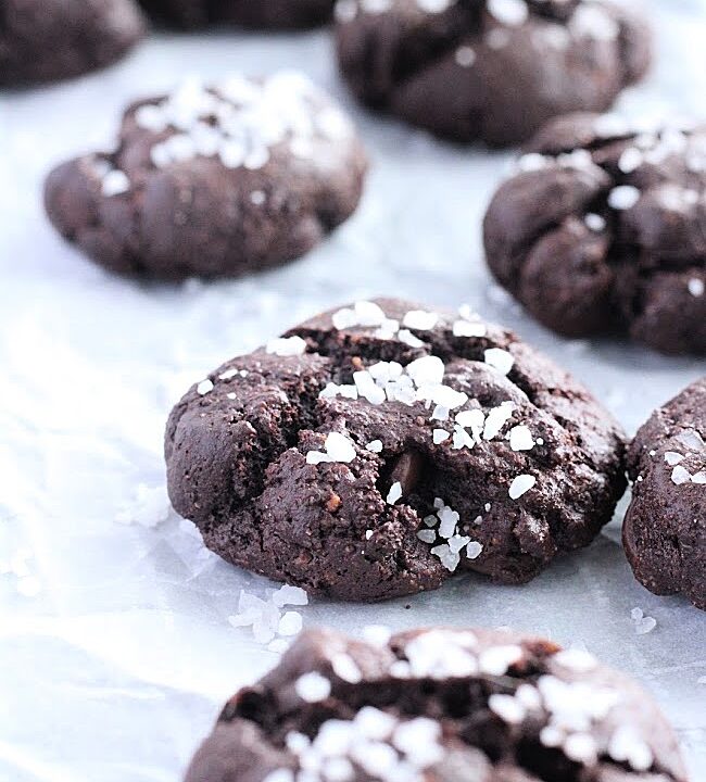 Sea Salt Brownie Cookies- Big Green House #biggreenhouseblog #cookies #seasalt #darkchocolate #dessert #norefinedsugar #almondflour