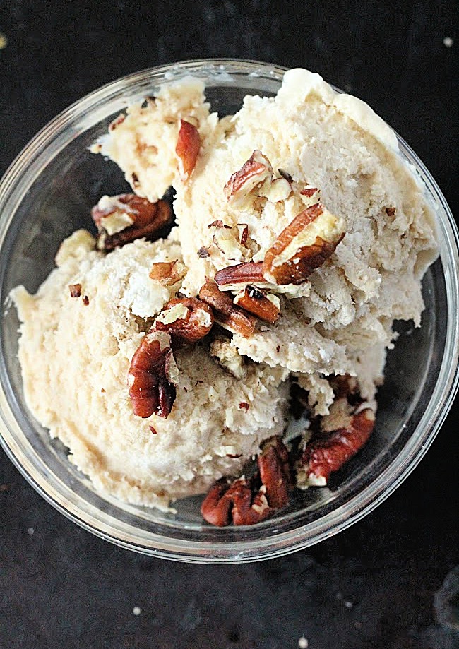 No Churn Two Ingredient Ice Cream: No Refined Sugar: Big Green House #biggreenhouseblog #twoingredienticecream #nochurnicecreamcream #dessert #norefinedsugar